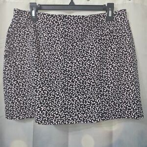 Jones New York Black and Blush Pink Mini Skort